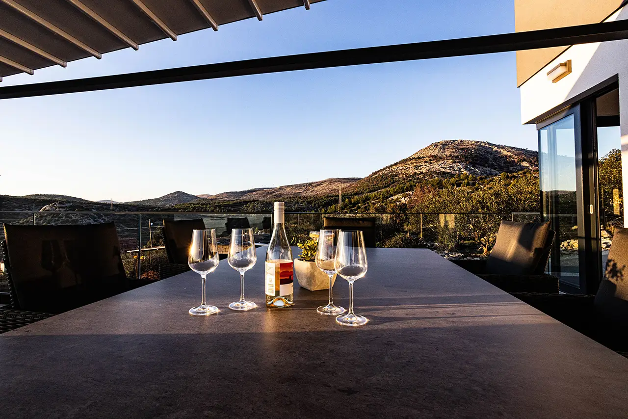 Serenity two – Outside dining area